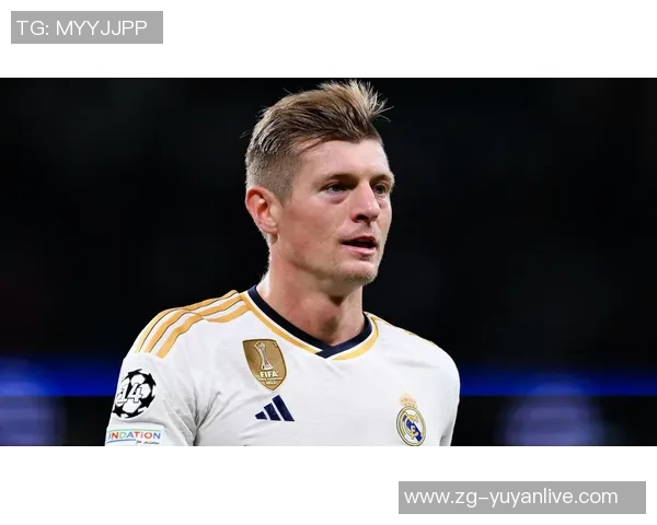 克罗斯:从足球场上的战术大师到全球体育品牌的代言人之路 克罗斯:从足球场上的战术大师到全球体育品牌的代言人之路